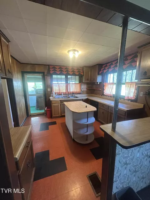 Kitchen - 18 E 3rd Avenue Big Stone Gap Va 24219, Big Stone Gap, VA 24219 photo 1 of 2