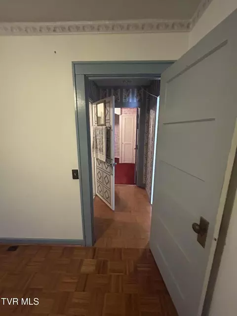 Entry Way - 18 E 3rd Avenue Big Stone Gap Va 24219, Big Stone Gap, VA 24219 photo 2 of 2