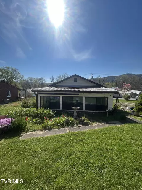 Exterior - 18 E 3rd Avenue Big Stone Gap Va 24219, Big Stone Gap, VA 24219 photo 4 of 12