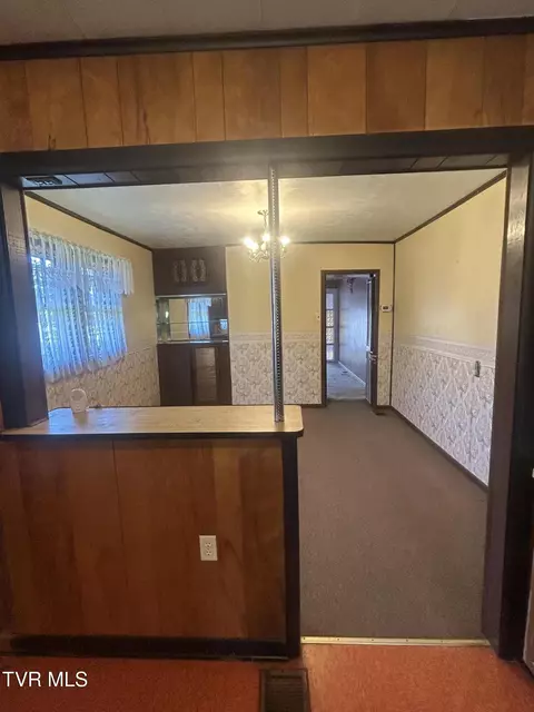 Dining - 18 E 3rd Avenue Big Stone Gap Va 24219, Big Stone Gap, VA 24219 photo 2 of 2