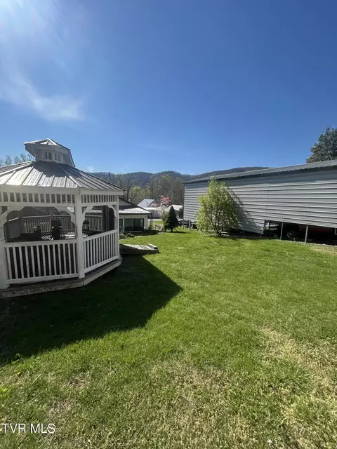 Exterior - 18 E 3rd Avenue Big Stone Gap Va 24219, Big Stone Gap, VA 24219 photo 10 of 12