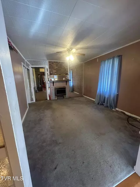 Living - 18 E 3rd Avenue Big Stone Gap Va 24219, Big Stone Gap, VA 24219 photo 1 of 1