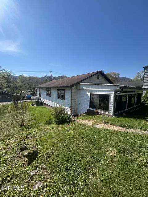 Other - 18 E 3rd Avenue Big Stone Gap Va 24219, Big Stone Gap, VA 24219 photo 7 of 10