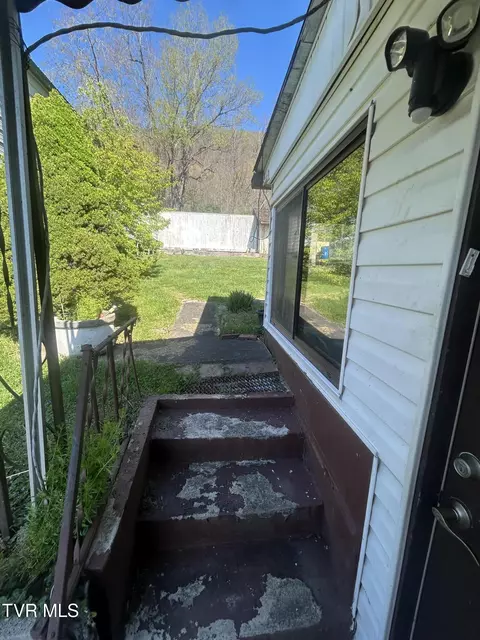 Exterior - 18 E 3rd Avenue Big Stone Gap Va 24219, Big Stone Gap, VA 24219 photo 2 of 12