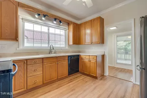 Kitchen - 322 Carolina Avenue Erwin Tn 37650, Erwin, TN 37650 photo 2 of 5