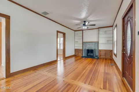 Living - 322 Carolina Avenue Erwin Tn 37650, Erwin, TN 37650 photo 1 of 2