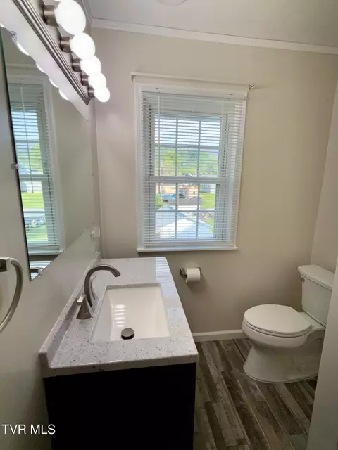 Bath - 322 Carolina Avenue Erwin Tn 37650, Erwin, TN 37650 photo 6 of 6