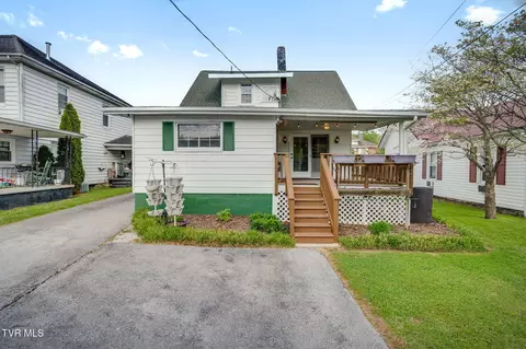 Exterior - 322 Carolina Avenue Erwin Tn 37650, Erwin, TN 37650 photo 3 of 9