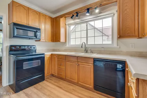 Kitchen - 322 Carolina Avenue Erwin Tn 37650, Erwin, TN 37650 photo 3 of 5