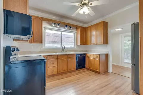 Kitchen - 322 Carolina Avenue Erwin Tn 37650, Erwin, TN 37650 photo 1 of 5
