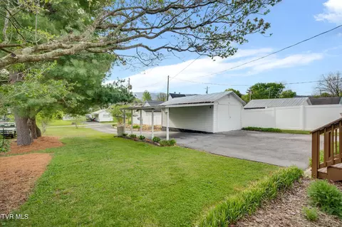 Exterior - 322 Carolina Avenue Erwin Tn 37650, Erwin, TN 37650 photo 5 of 9