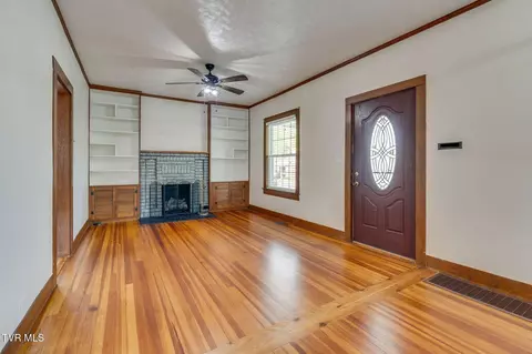 Living - 322 Carolina Avenue Erwin Tn 37650, Erwin, TN 37650 photo 2 of 2