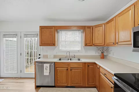 Kitchen - 44 Tulip Grove Circle Apt 3 Bristol Tn 37620, Bristol, TN 37620 photo 3 of 3