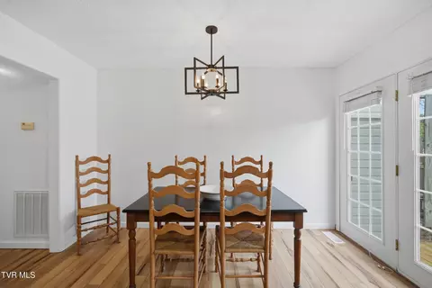 Dining - 44 Tulip Grove Circle Apt 3 Bristol Tn 37620, Bristol, TN 37620 photo 2 of 2