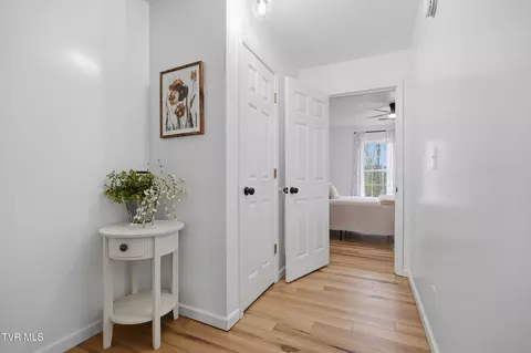 Entry Way - 44 Tulip Grove Circle Apt 3 Bristol Tn 37620, Bristol, TN 37620 photo 5 of 5