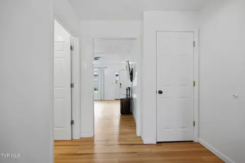 Entry Way - 44 Tulip Grove Circle Apt 3 Bristol Tn 37620, Bristol, TN 37620 photo 4 of 5