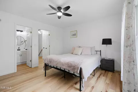 Bedroom - 44 Tulip Grove Circle Apt 3 Bristol Tn 37620, Bristol, TN 37620 photo 2 of 3