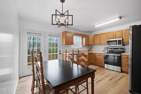 Dining - 44 Tulip Grove Circle Apt 3 Bristol Tn 37620, Bristol, TN 37620 photo 1 of 2
