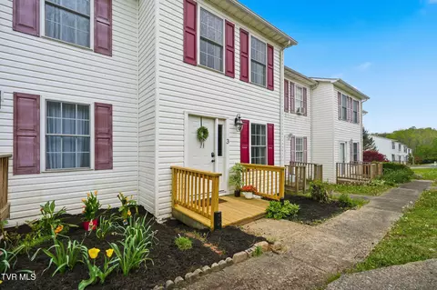 Other - 44 Tulip Grove Circle Apt 3 Bristol Tn 37620, Bristol, TN 37620 photo 1 of 8