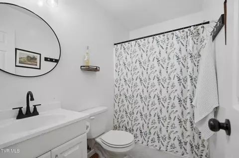 Bath - 44 Tulip Grove Circle Apt 3 Bristol Tn 37620, Bristol, TN 37620 photo 3 of 3