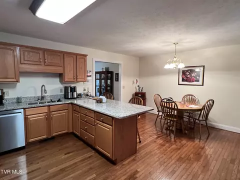 Kitchen - 839 Deerfield Lane Hampton Tn 37658, Hampton, TN 37658 photo 3 of 5