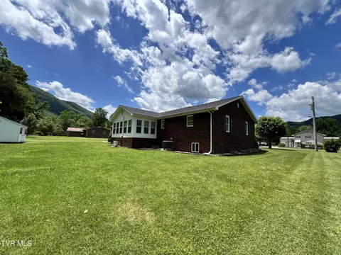 Exterior - 839 Deerfield Lane Hampton Tn 37658, Hampton, TN 37658 photo 5 of 9