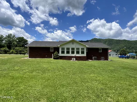 Exterior - 839 Deerfield Lane Hampton Tn 37658, Hampton, TN 37658 photo 7 of 9