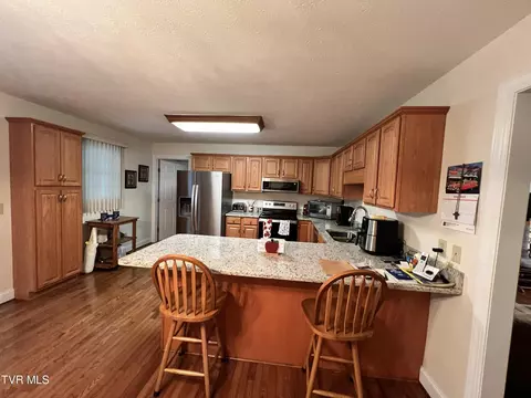 Kitchen - 839 Deerfield Lane Hampton Tn 37658, Hampton, TN 37658 photo 4 of 5