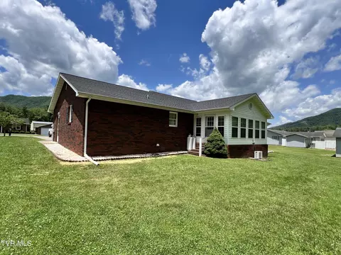 Other - 839 Deerfield Lane Hampton Tn 37658, Hampton, TN 37658 photo 2 of 11