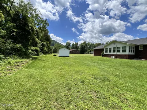 Exterior - 839 Deerfield Lane Hampton Tn 37658, Hampton, TN 37658 photo 6 of 9