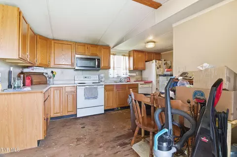 Kitchen - 660 Mohawk Creek Road Midway Tn 37809, Midway, TN 37809 photo 1 of 2