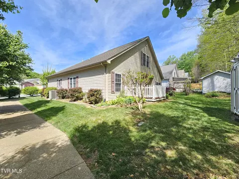 22 Bedding Place Johnson City Tn 37604, Johnson City, TN 37604 photo 3