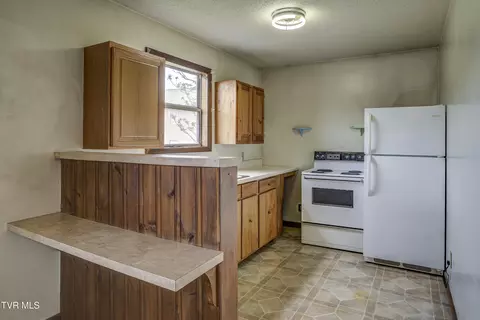 Kitchen - 630 Vinton Avenue Erwin Tn 37650, Erwin, TN 37650 photo 2 of 4