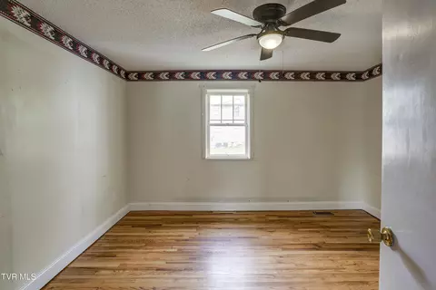 Bedroom - 630 Vinton Avenue Erwin Tn 37650, Erwin, TN 37650 photo 2 of 9