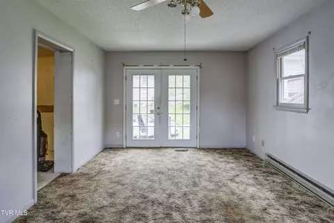 Living - 630 Vinton Avenue Erwin Tn 37650, Erwin, TN 37650 photo 4 of 6