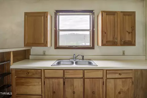 Kitchen - 630 Vinton Avenue Erwin Tn 37650, Erwin, TN 37650 photo 4 of 4