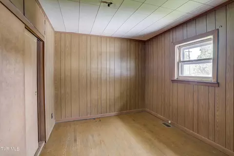 Bedroom - 630 Vinton Avenue Erwin Tn 37650, Erwin, TN 37650 photo 5 of 9