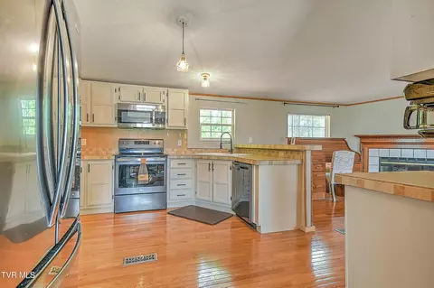 Kitchen - 17548 Havens Rest Road Abingdon Va 24210, Abingdon, VA 24210 photo 1 of 3