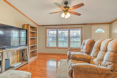 Living - 17548 Havens Rest Road Abingdon Va 24210, Abingdon, VA 24210 photo 2 of 4