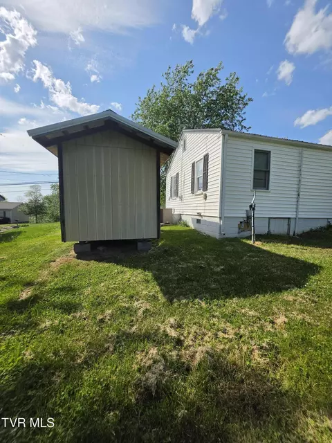 Exterior - 508 E Barton Ridge Road Greeneville Tn 37745, Greeneville, TN 37745 photo 3 of 7