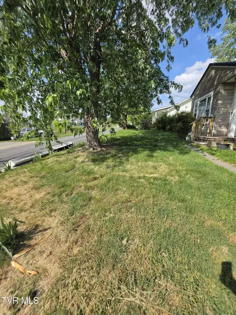 Exterior - 508 E Barton Ridge Road Greeneville Tn 37745, Greeneville, TN 37745 photo 5 of 7