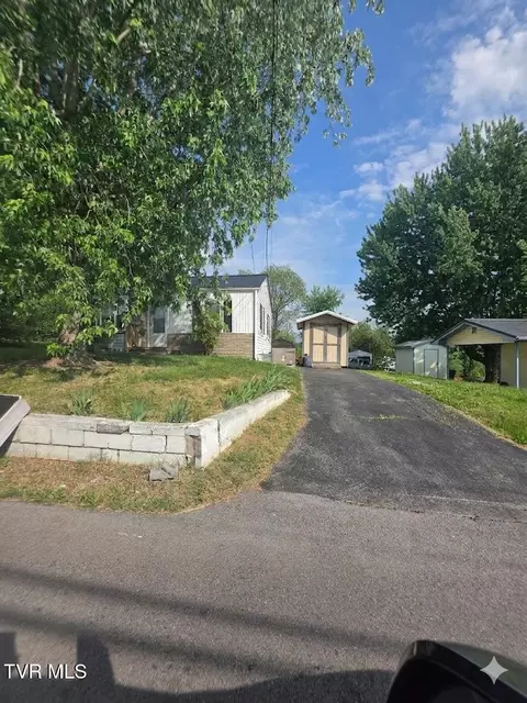 Exterior - 508 E Barton Ridge Road Greeneville Tn 37745, Greeneville, TN 37745 photo 6 of 7