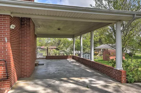 Exterior - 879 NE Wayne Avenue Abingdon Va 24210, Abingdon, VA 24210 photo 1 of 10
