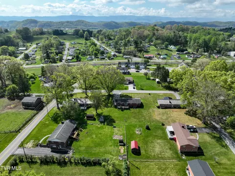 View/Area - 879 NE Wayne Avenue Abingdon Va 24210, Abingdon, VA 24210 photo 4 of 7
