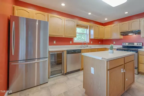 Kitchen - 154 Sycamore Street Erwin Tn 37650, Erwin, TN 37650 photo 3 of 3