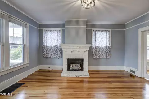Living - 312 Love Street Erwin Tn 37650, Erwin, TN 37650 photo 2 of 5