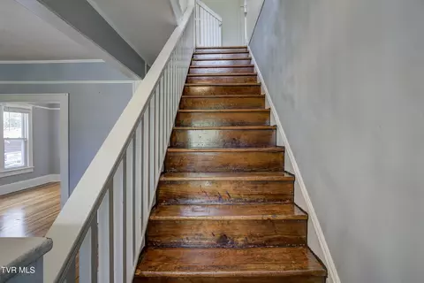 Entry Way - 312 Love Street Erwin Tn 37650, Erwin, TN 37650 photo 4 of 7