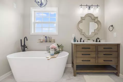 Bath - 1388 Barkley Road Telford Tn 37690, Telford, TN 37690 photo 3 of 3