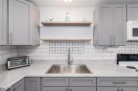 Kitchen - 530 S Street Erwin Tn 37650, Erwin, TN 37650 photo 2 of 4