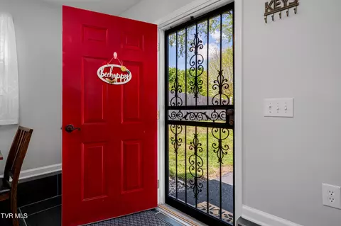 Entry Way - 530 S Street Erwin Tn 37650, Erwin, TN 37650 photo 1 of 2